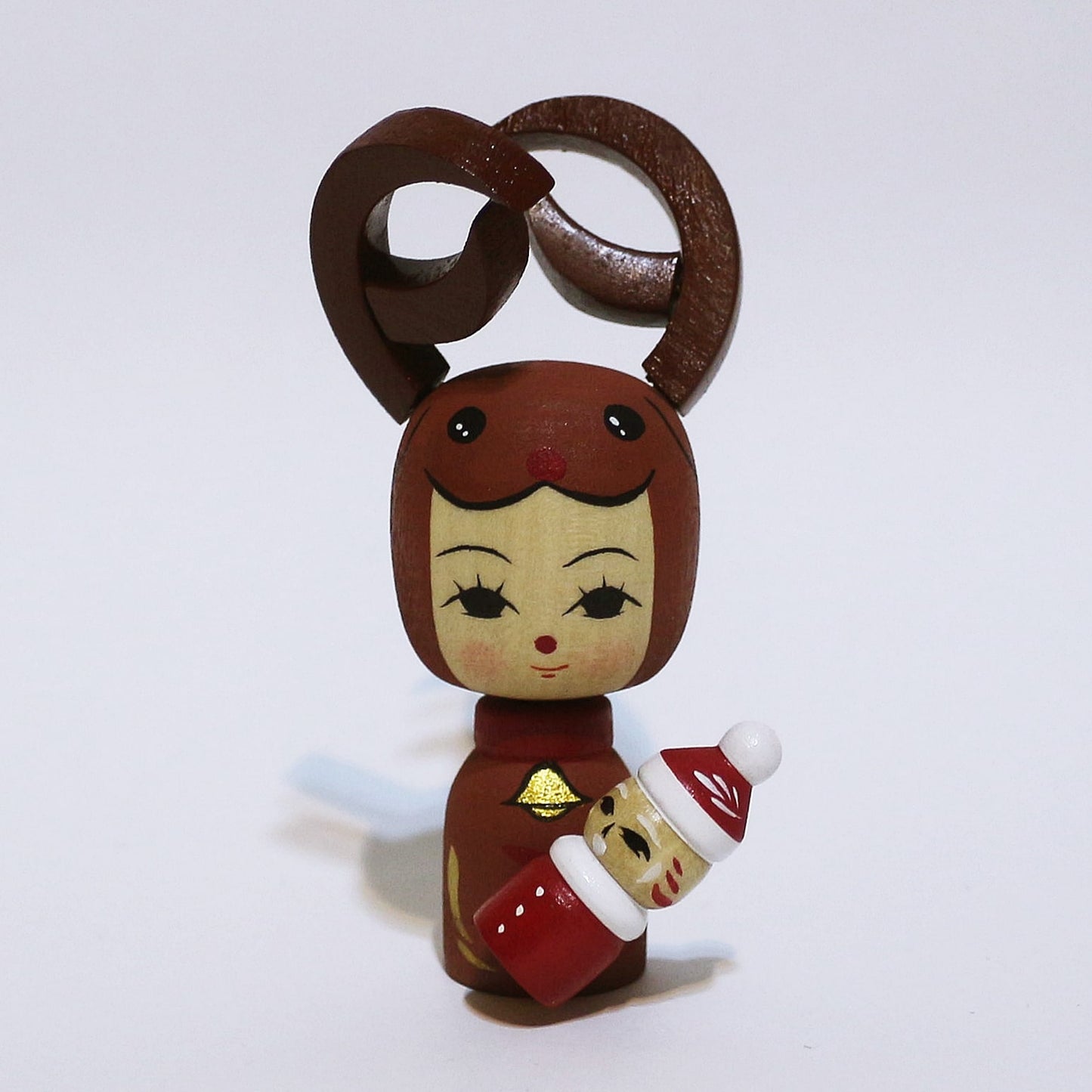 Christmas サンタを抱っこする赤鼻のトナカイこけし Reindeer hugging Santa KOKESHI #456