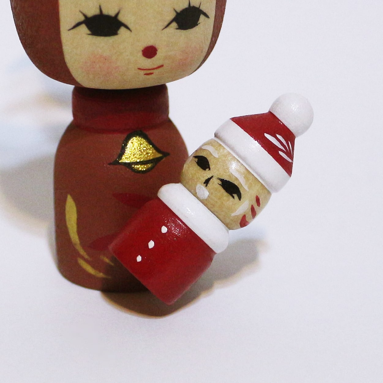Christmas サンタを抱っこする赤鼻のトナカイこけし Reindeer hugging Santa KOKESHI #456