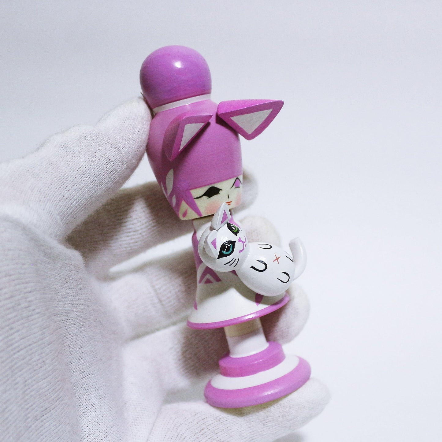 NEKO-MIMI Holding a cat KOKESHI　※508