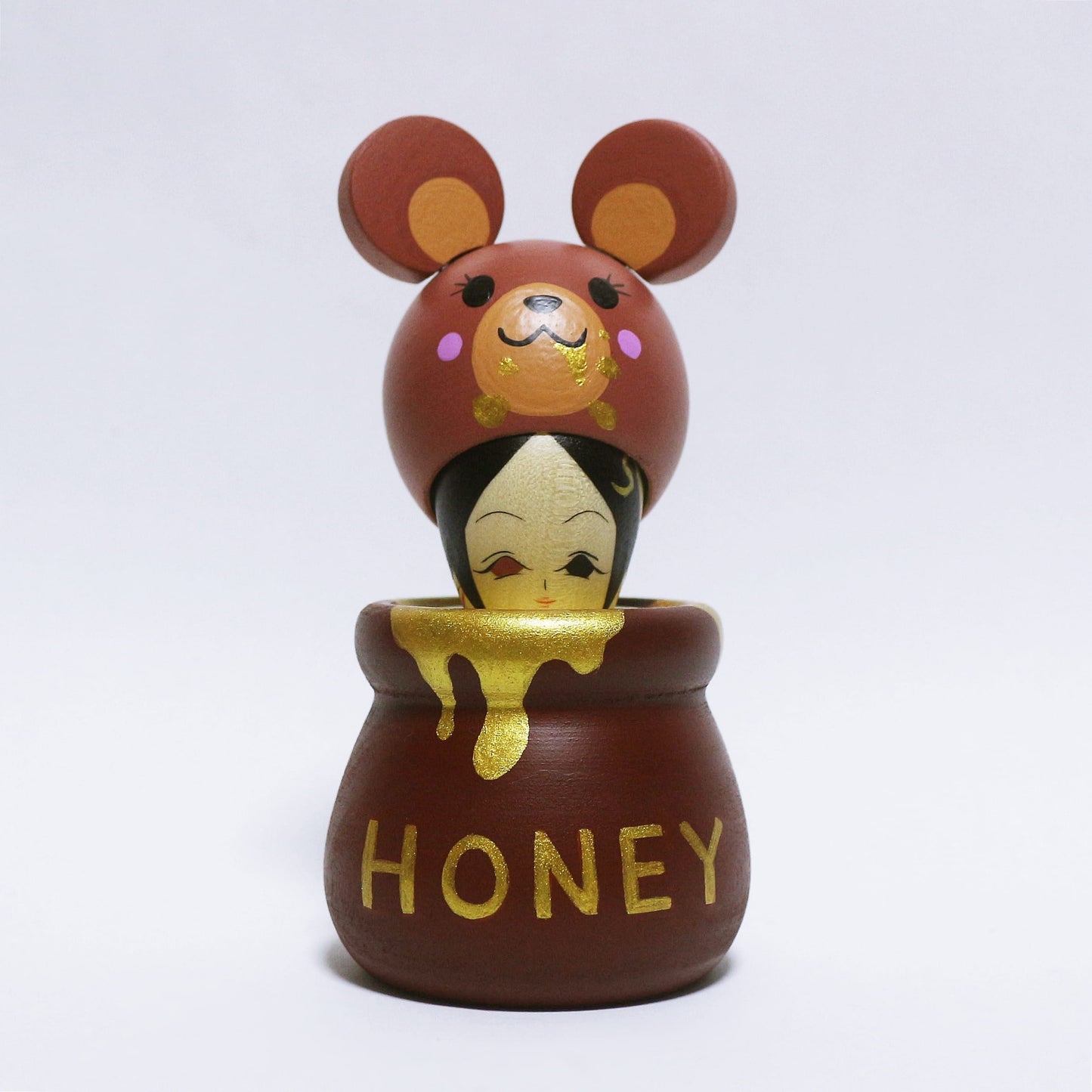 春　クマさん冬眠明けのハチミツおいしぃエジコ　For a bear waking up from hibernation, honey is just sooo delicious! EJIKO　※841