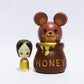 春　クマさん冬眠明けのハチミツおいしぃエジコ　For a bear waking up from hibernation, honey is just sooo delicious! EJIKO　※841