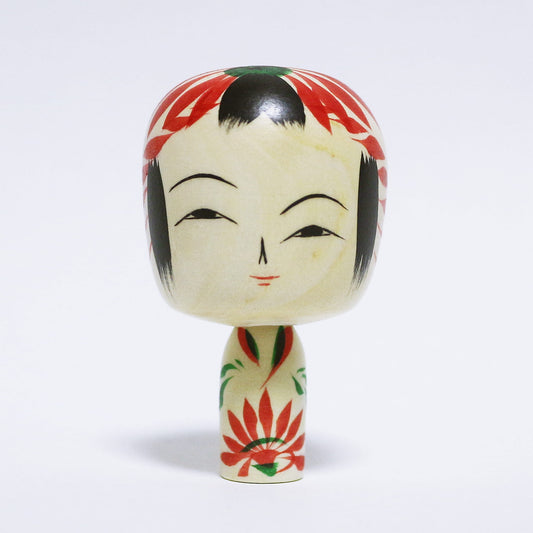 違和感こけし「目がズレてるし、カラダが小さいよぉ」　Misaligned eyes, tiny body　Surreal KOKESHI　※895