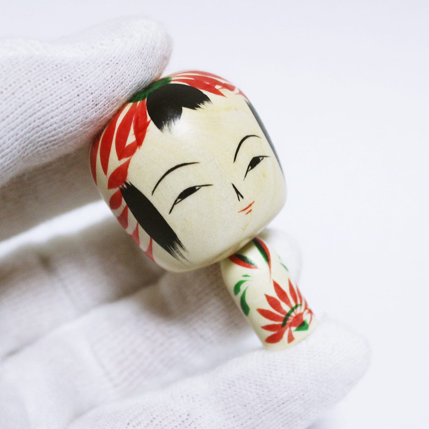 違和感こけし「目がズレてるし、カラダが小さいよぉ」　Misaligned eyes, tiny body　Surreal KOKESHI　※895