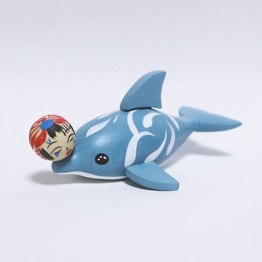 熊本　イルカウォッチング　日本縦断こけし 3/47　KUMAMOTO　Dolphin watching　Japan-crossing KOKESHI 3/47　※935